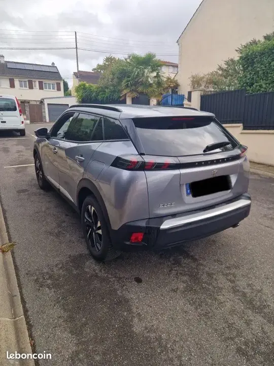 Peugeot 2008 2023 photo 2