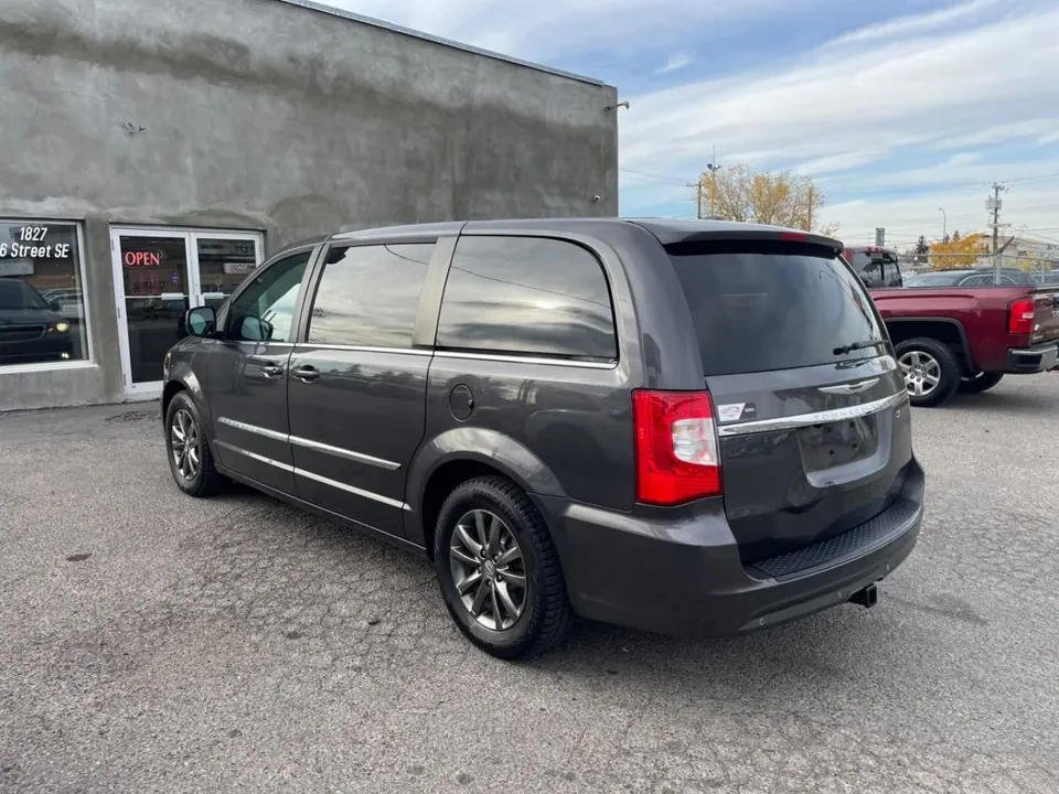 Chrysler Town & Country 2015 photo 4