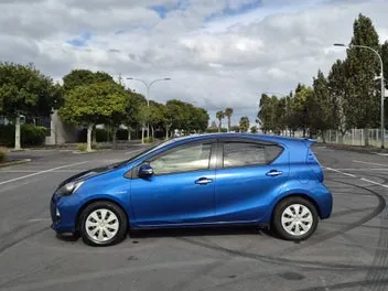 Toyota Aqua 2012 photo 4
