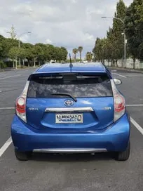 Toyota Aqua 2012 photo 2