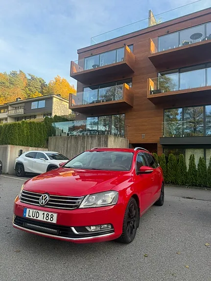 Volkswagen Passat 2012 photo 2