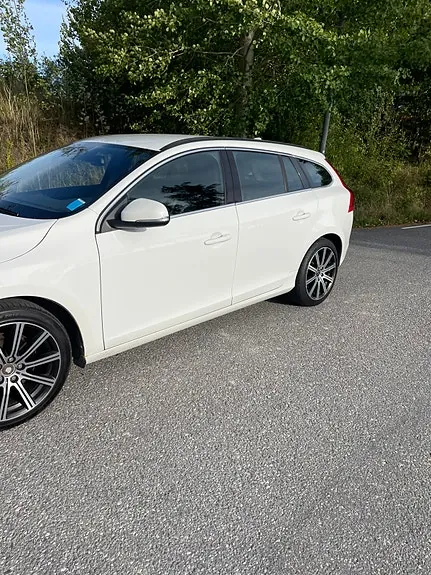 Volvo V60 2014 photo 2