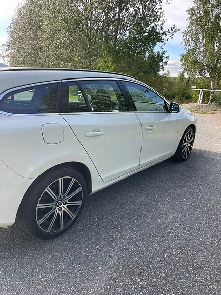 Volvo V60 2014 photo 5