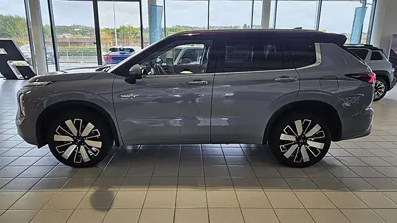 Mitsubishi Outlander 2025 photo 4