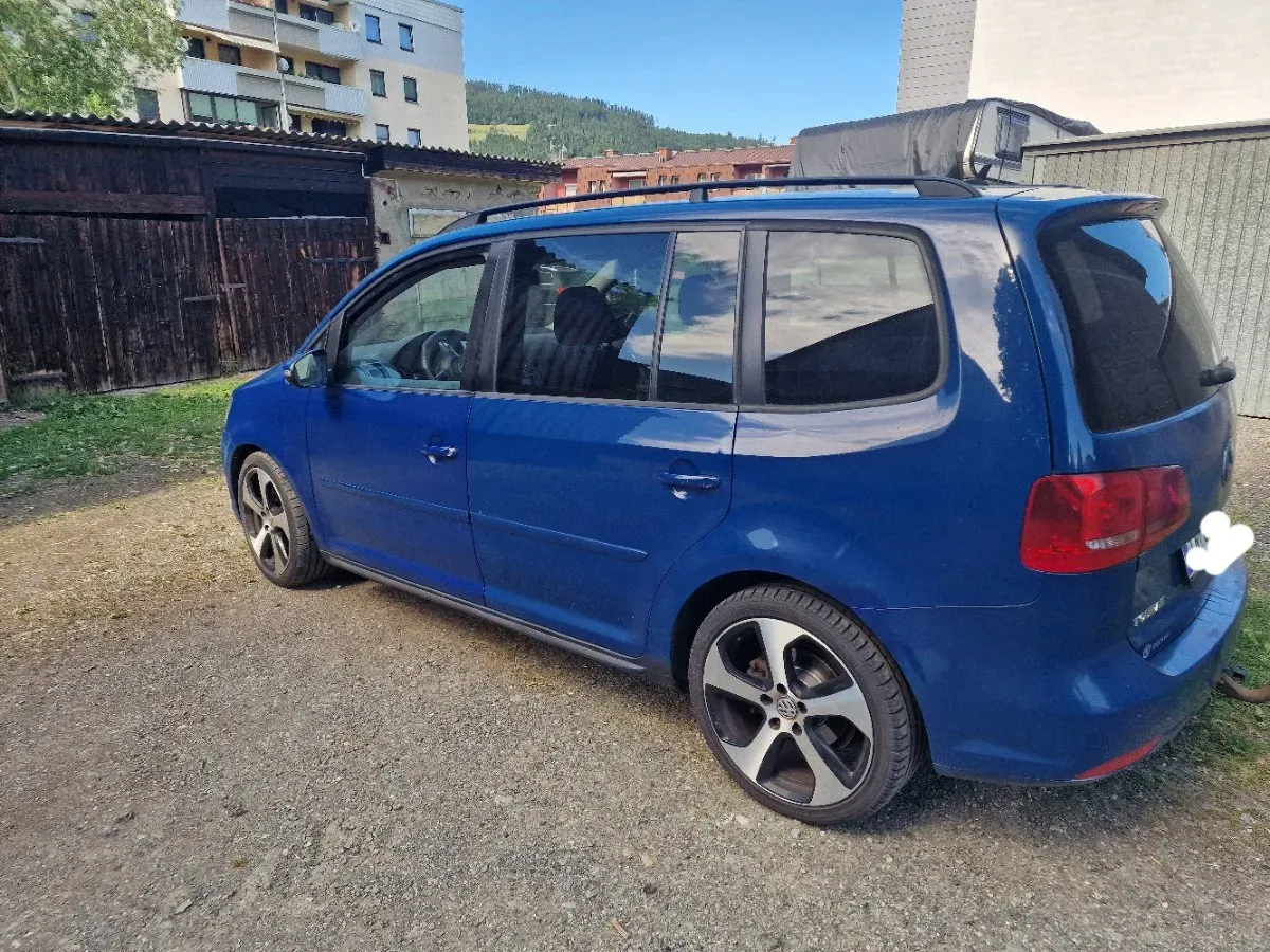 Volkswagen Touran 2012 photo 3