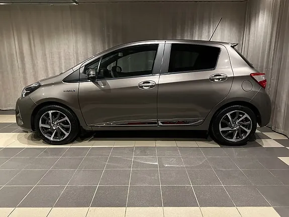 Toyota Yaris 2017 photo 5