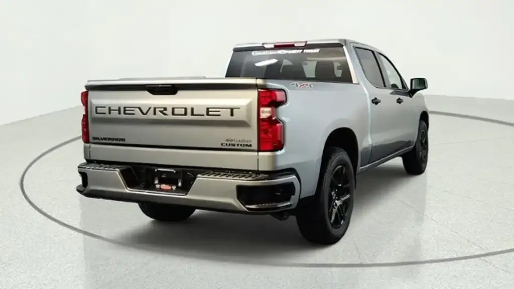 Chevrolet Silverado 1500 2026 photo 3