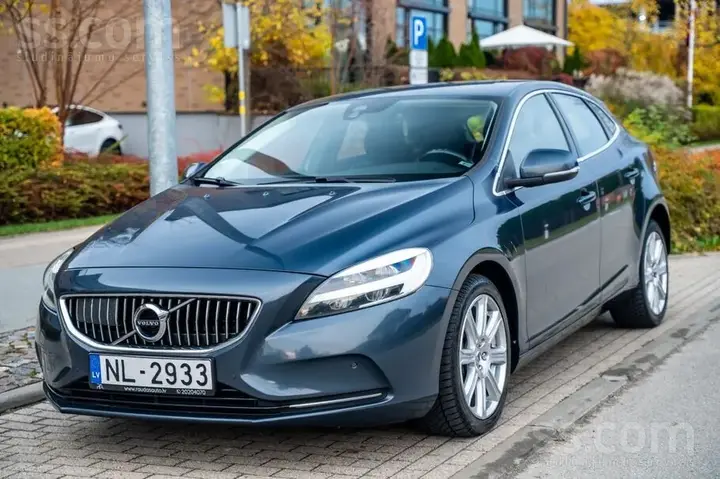 Volvo V40