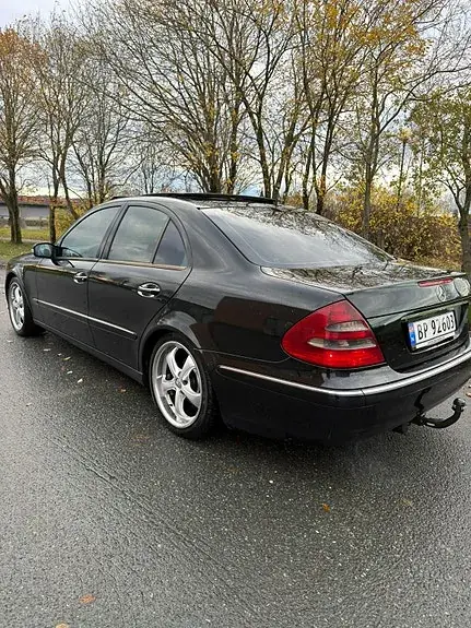 Mercedes-Benz E 220 D 2004 photo 5