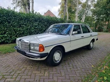 Mercedes-Benz 240D
