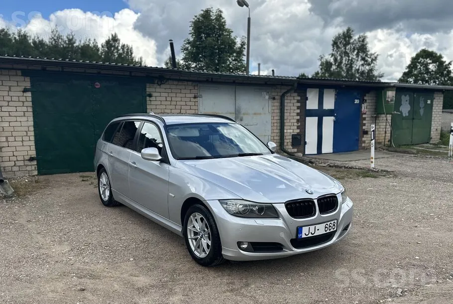 BMW 318 2010 photo 2