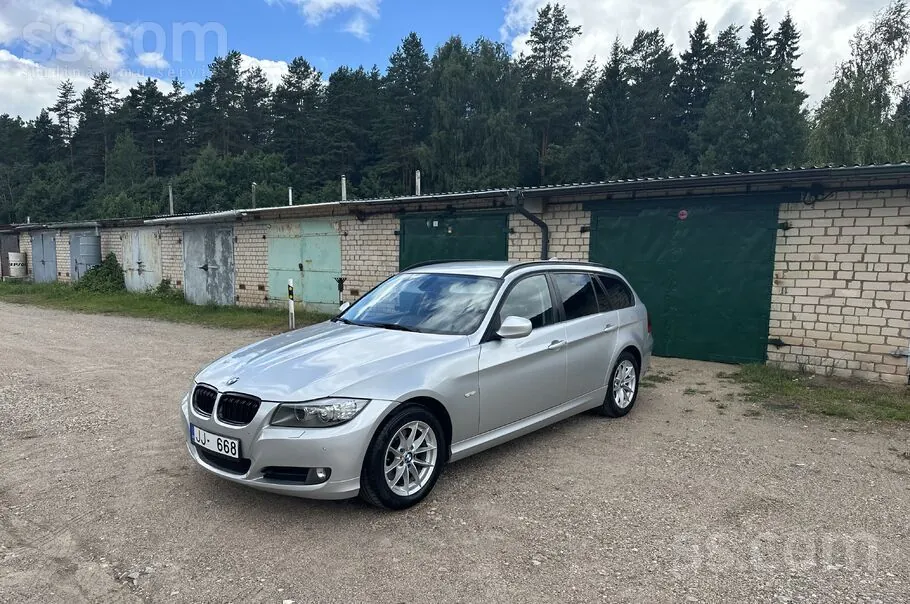 BMW 318 2010 photo 3