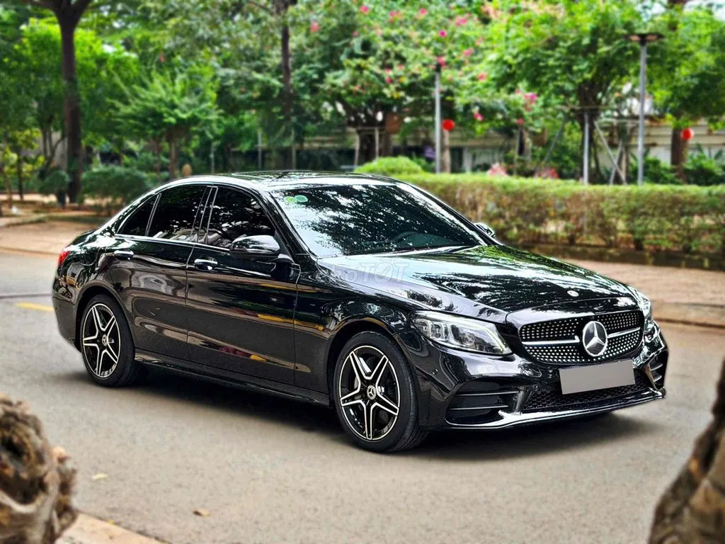 Mercedes-Benz C-Class 2019 photo 2