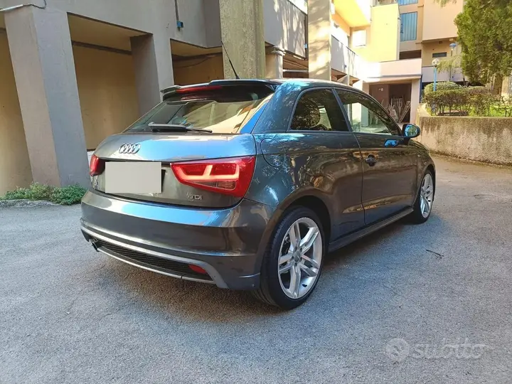 Audi A1 2012 photo 2