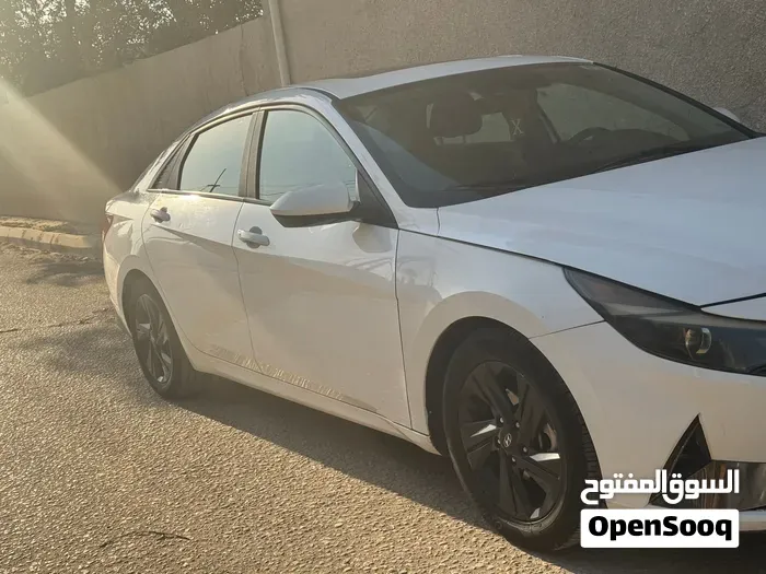Hyundai Elantra 2023 photo 3