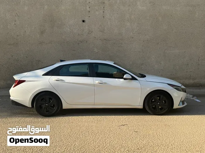 Hyundai Elantra 2023 photo 2