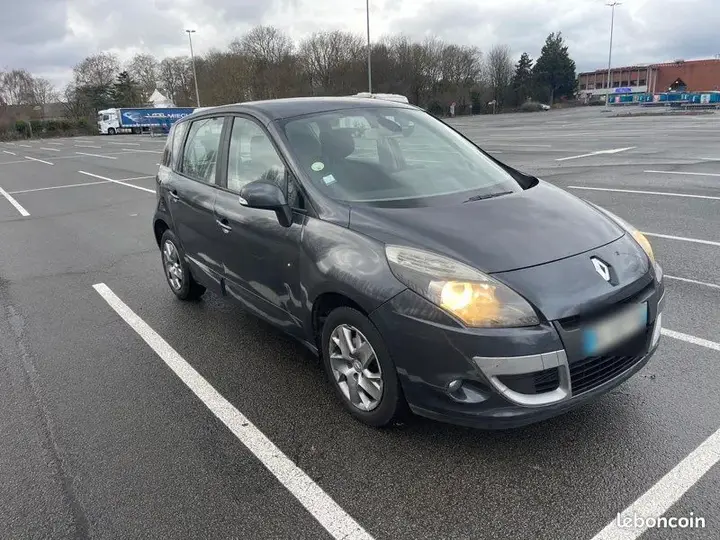 Renault Scenic 2011 photo 3