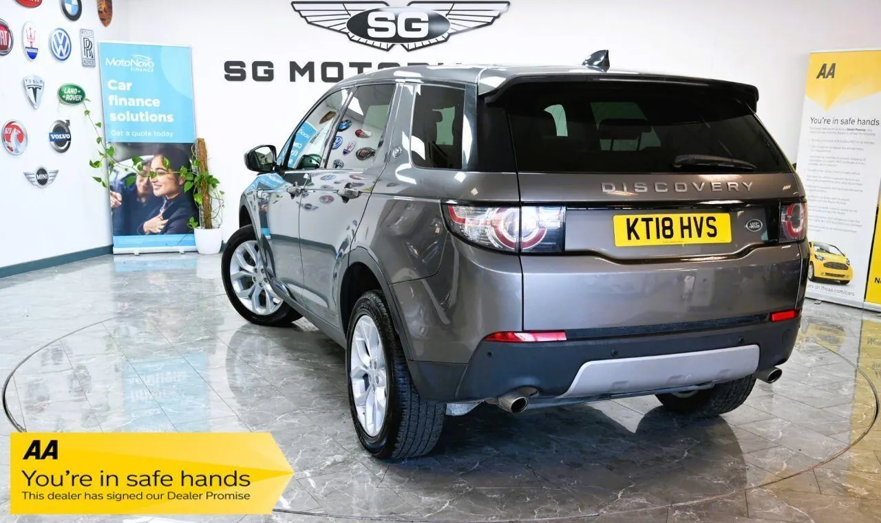 Land Rover Discovery Sport 2018 photo 2
