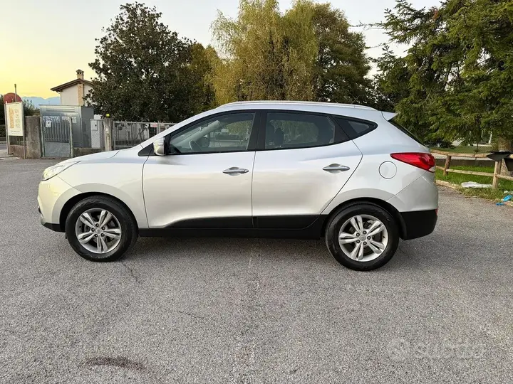 Hyundai Ix35 2012 photo 2