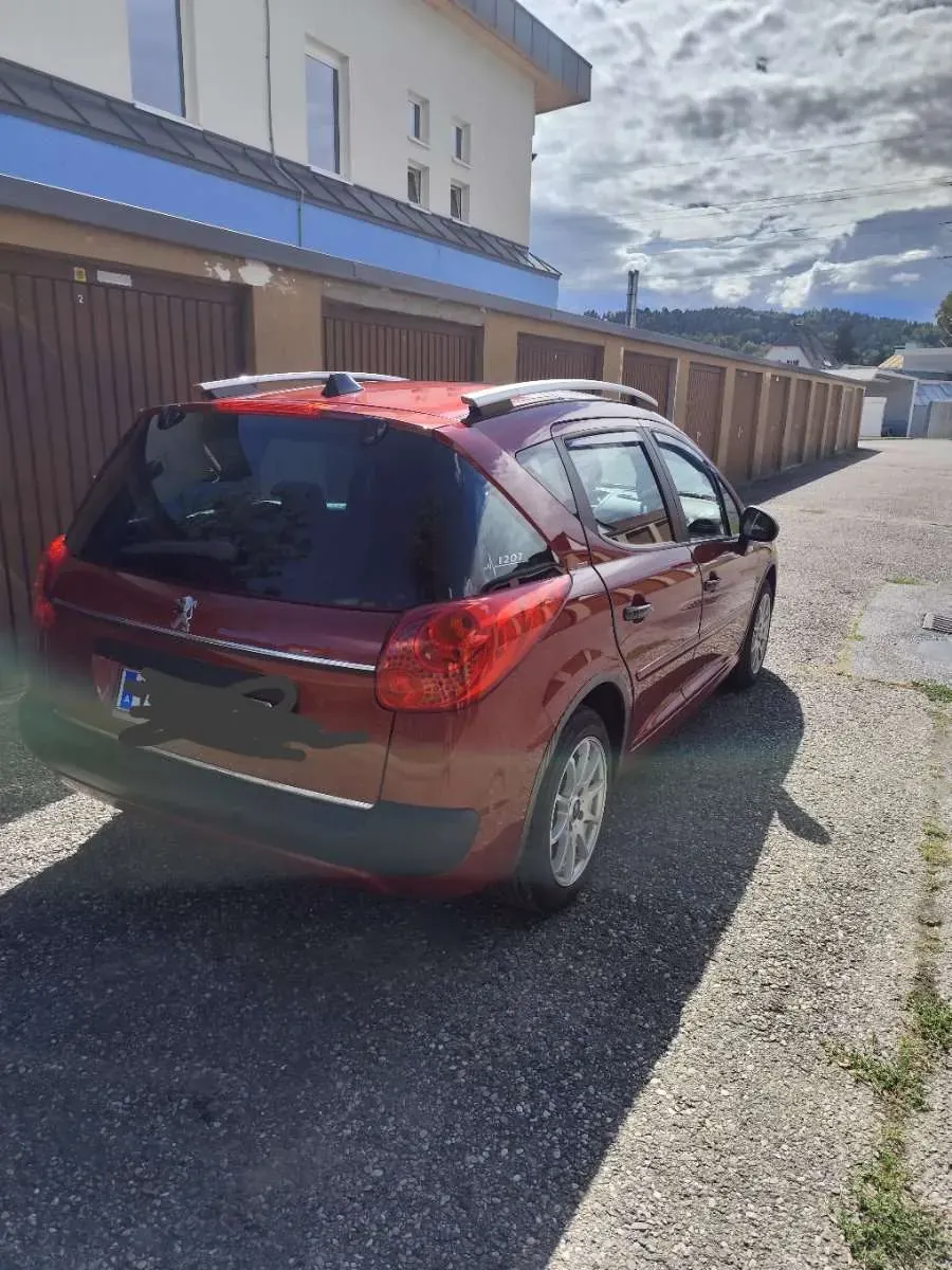 Peugeot 207 2010 photo 3