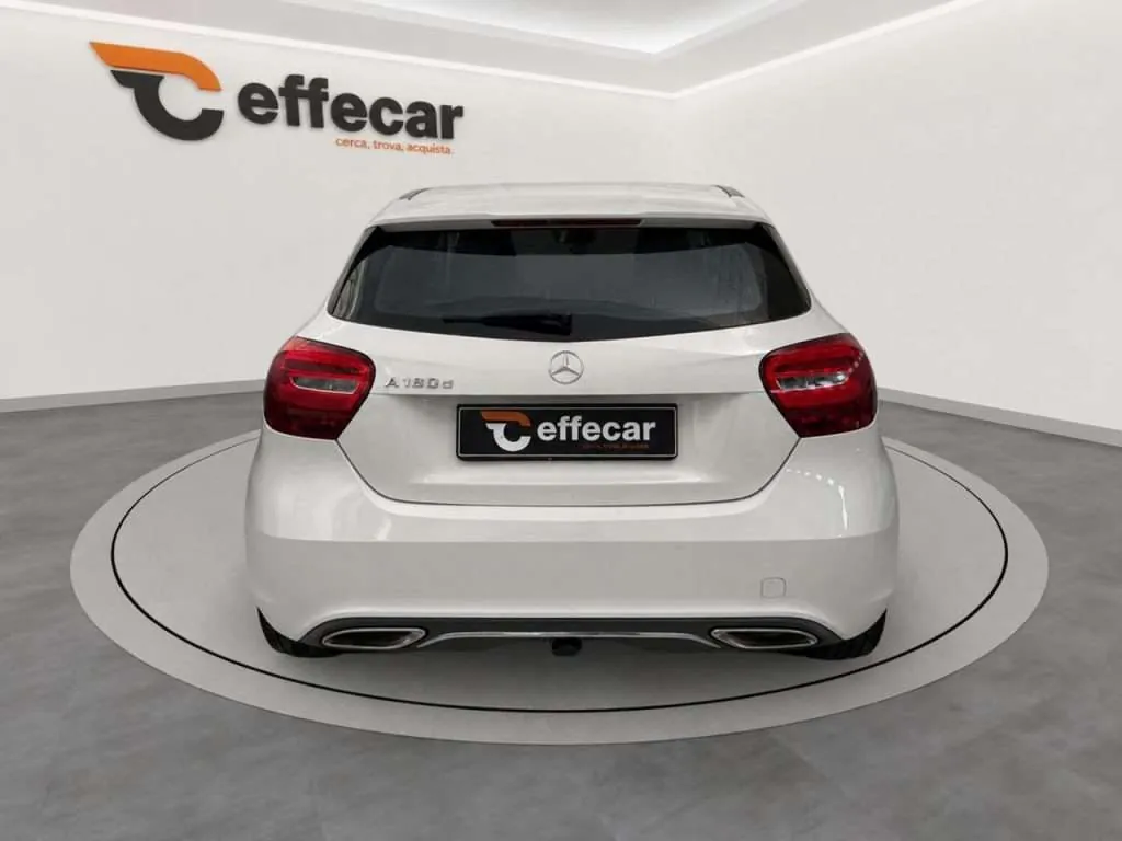 Mercedes-Benz A 180 2016 photo 5