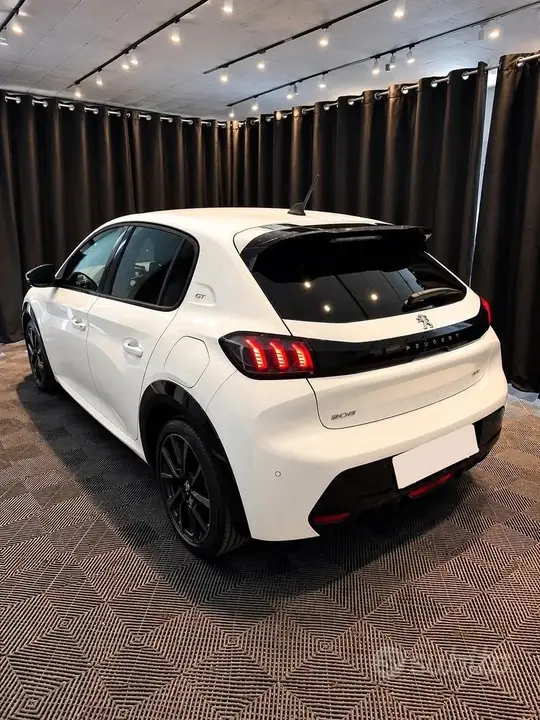 Peugeot 208 2022 photo 4