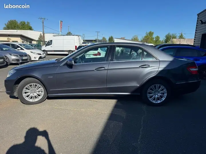 Mercedes-Benz E-Class 2011 photo 5