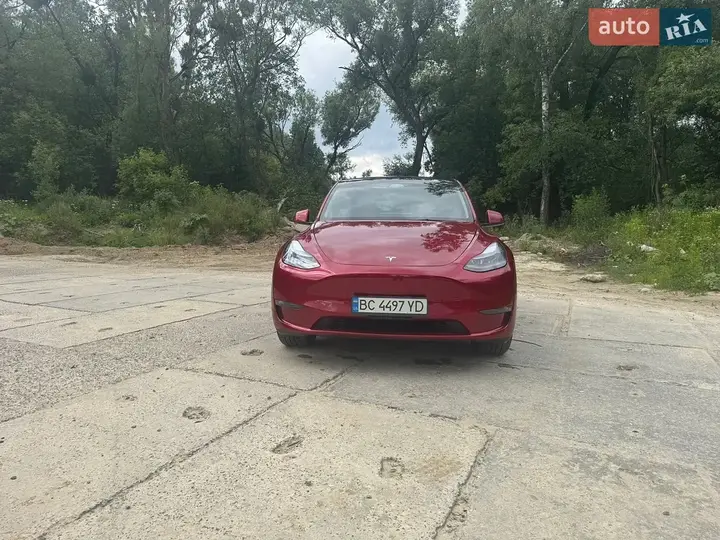 Tesla Model Y 2024 photo 2