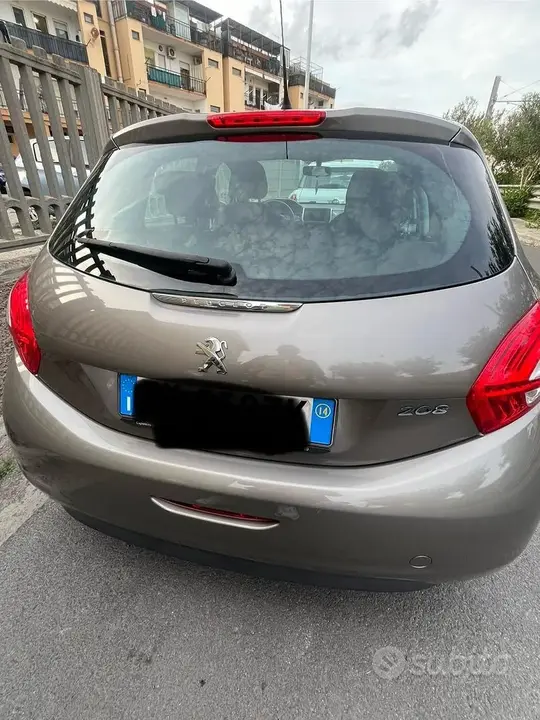 Peugeot 208 2014 photo 3
