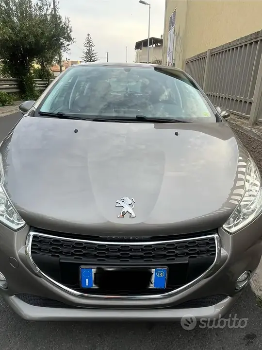 Peugeot 208 2014 photo 2