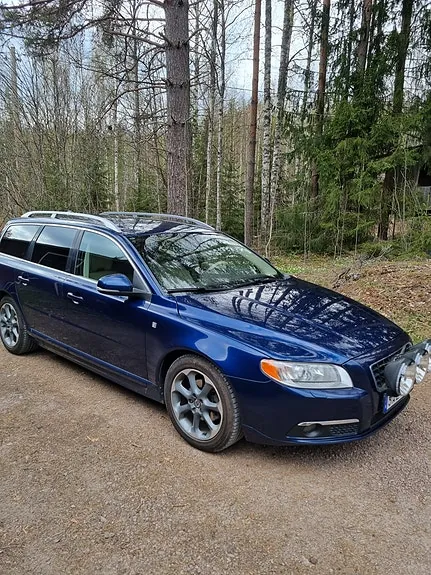 Volvo V70 2012 photo 2