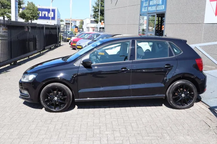 Volkswagen Polo 2016 photo 3