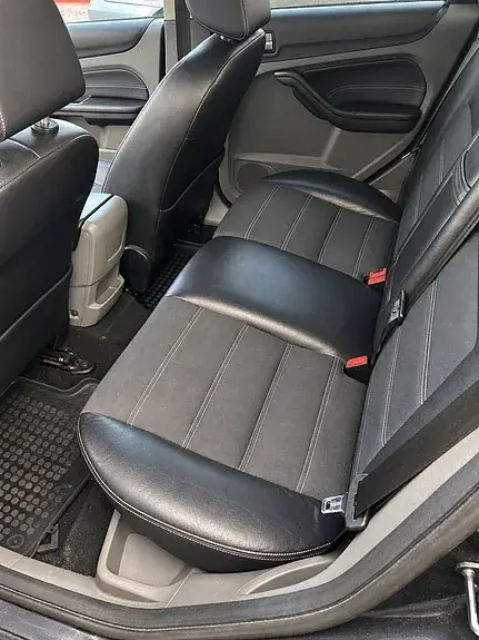 Ford Focus 2010 photo 5