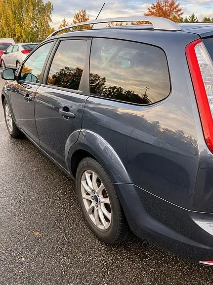 Ford Focus 2010 photo 3