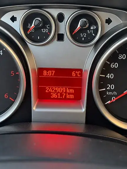 Ford Focus 2010 photo 4