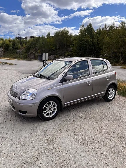 Toyota Yaris 2004 photo 3
