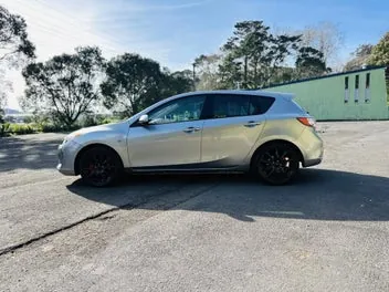 Mazda Axela 2012 photo 5