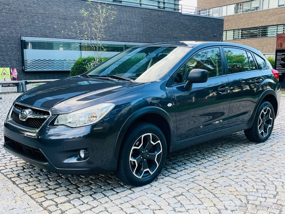 Subaru Xv 2012 photo 2