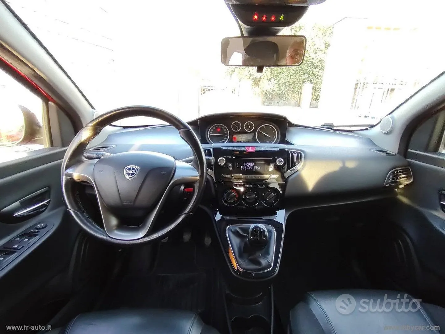 Lancia Ypsilon 2011 photo 4