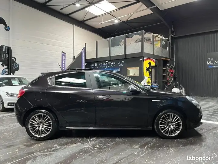 Alfa Romeo Giulietta 2013 photo 4