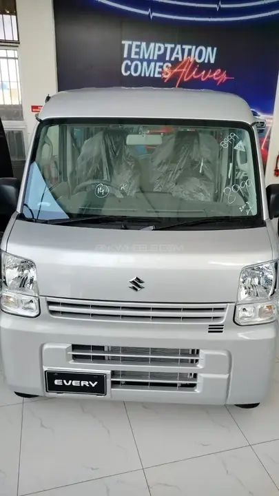 Suzuki Every 2025