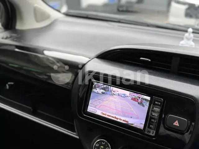 Toyota Vitz 2017 photo 2