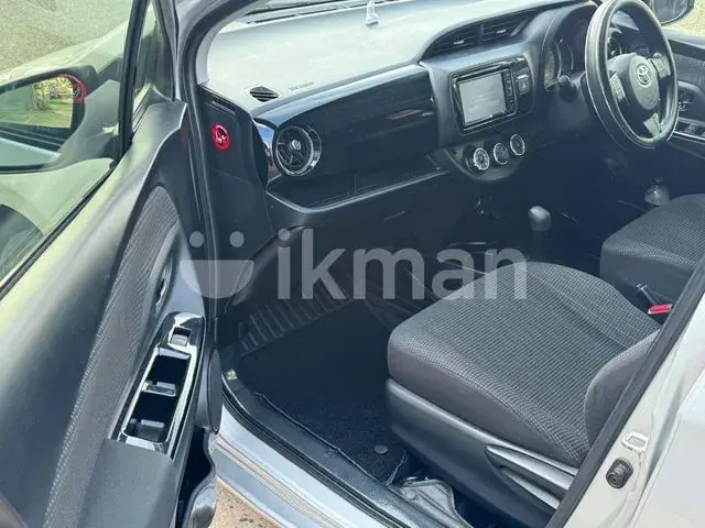 Toyota Vitz 2017 photo 5