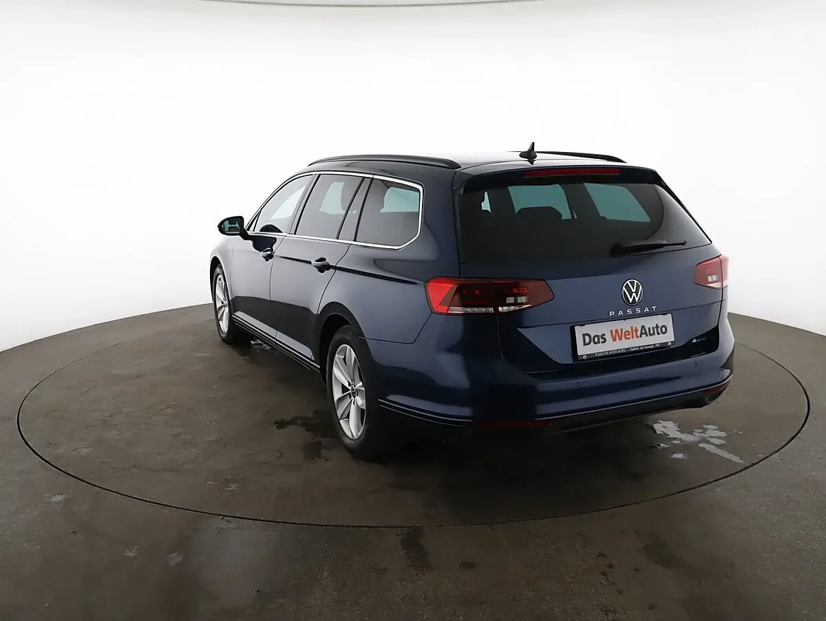 Volkswagen Passat 2021 photo 2