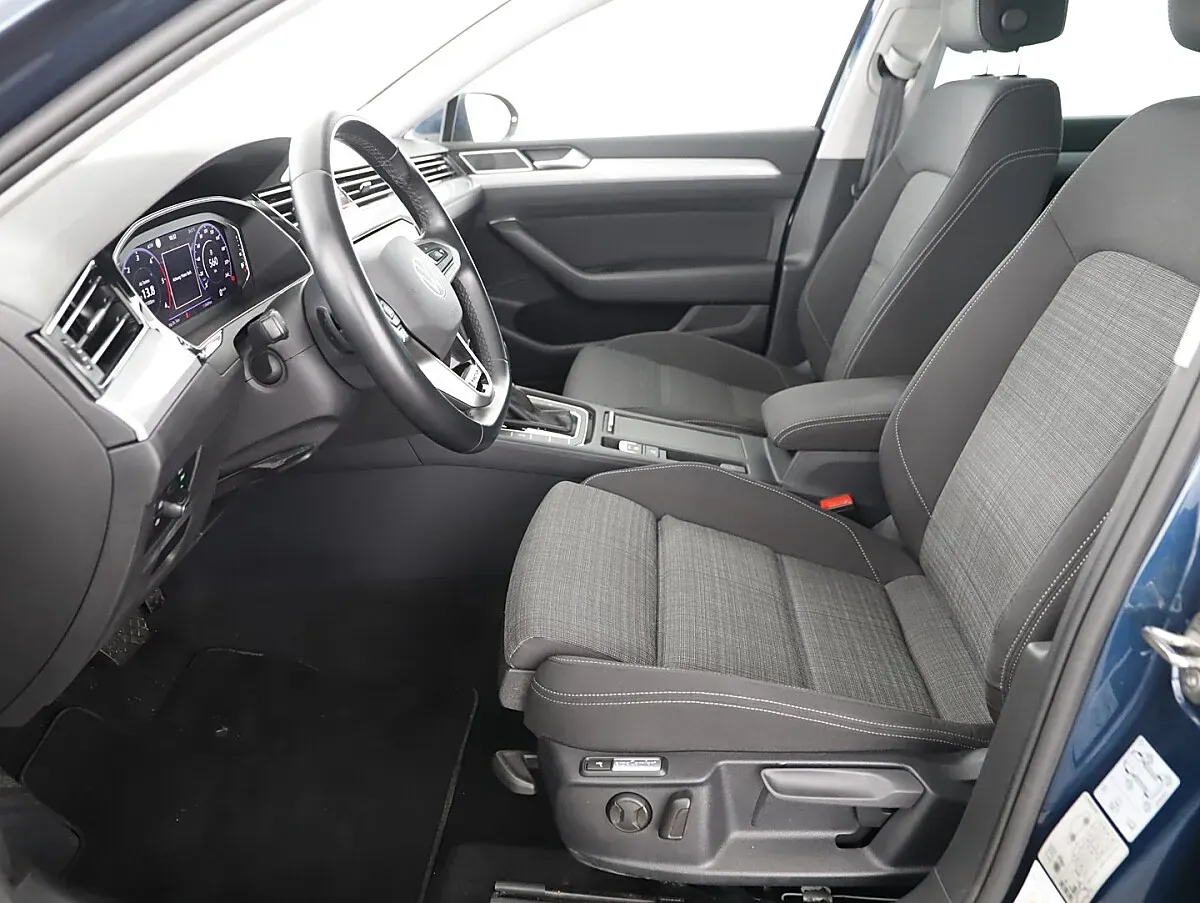 Volkswagen Passat 2021 photo 3