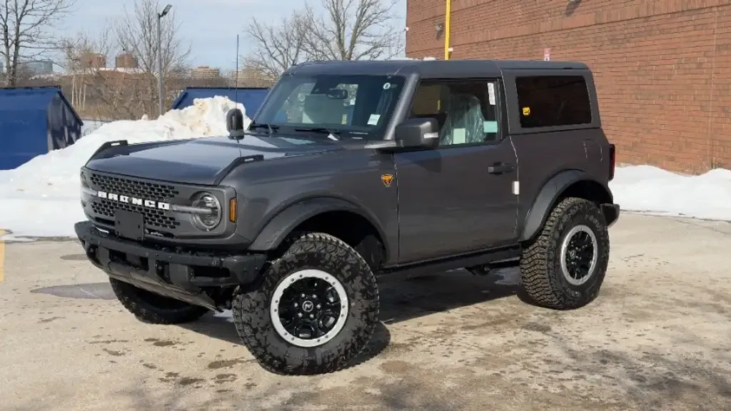 Ford Bronco 2024 photo 2