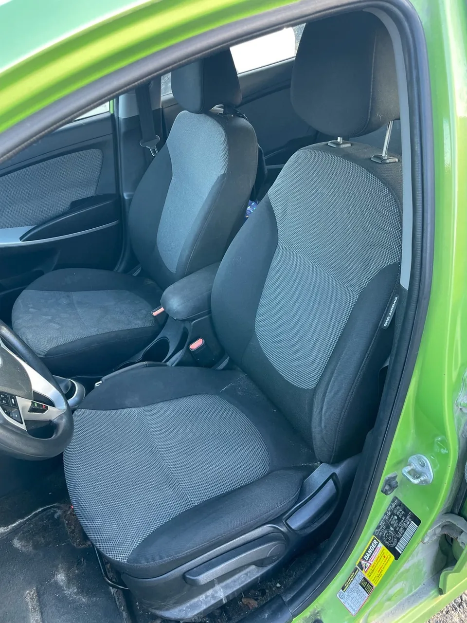 Hyundai Accent 2014 photo 4