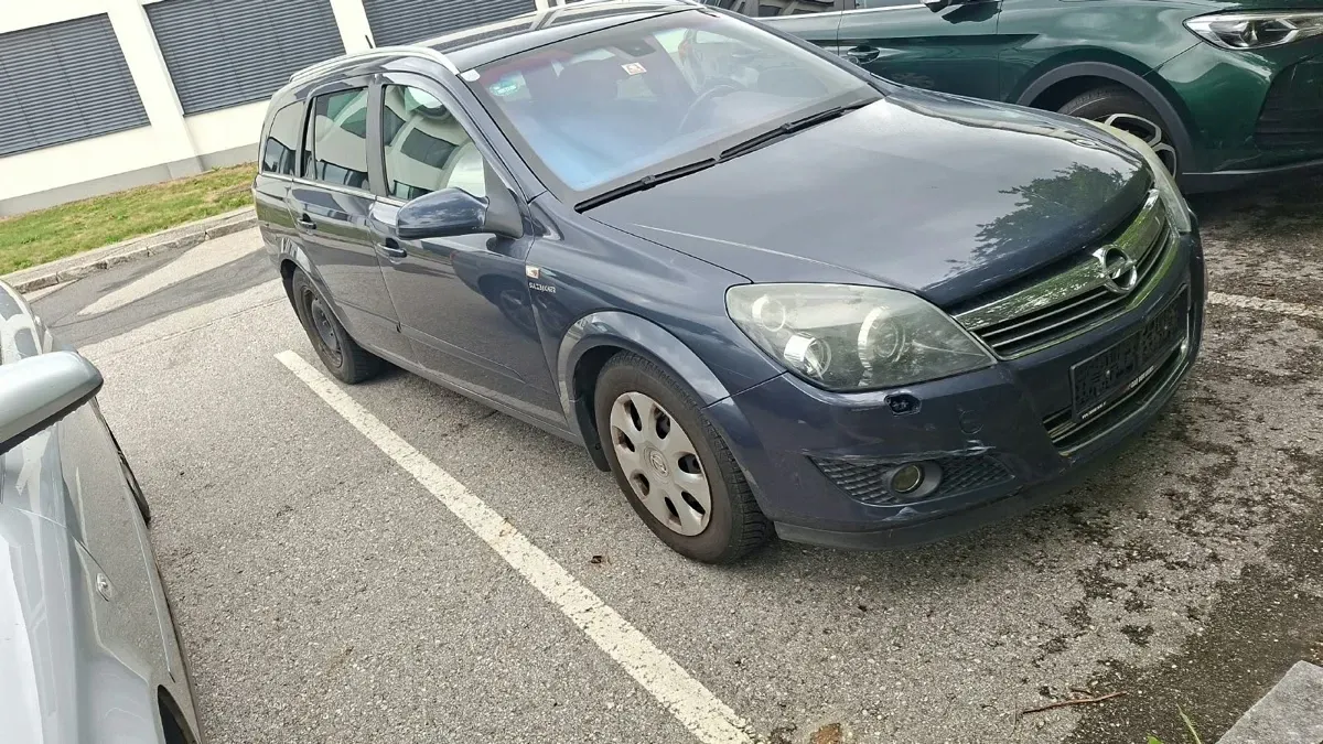 Opel Astra 2008 photo 2