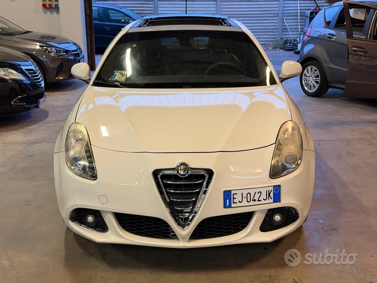 Alfa Romeo Giulietta 2011 photo 2