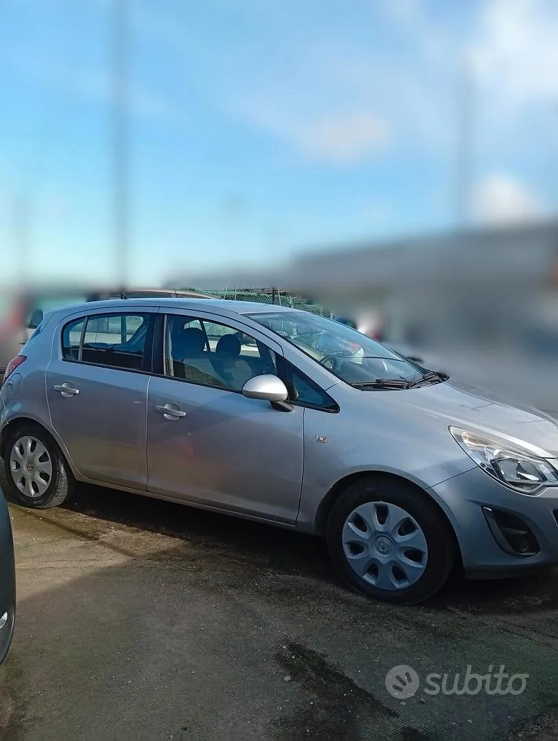 Opel Corsa 2013 photo 2